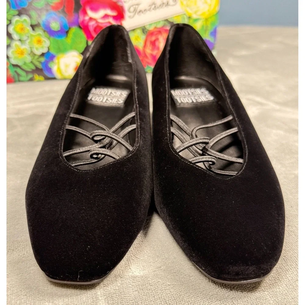 Mootsies Tootsies Flats Womens 7M Black Velvet Wedge Strappy Comfort